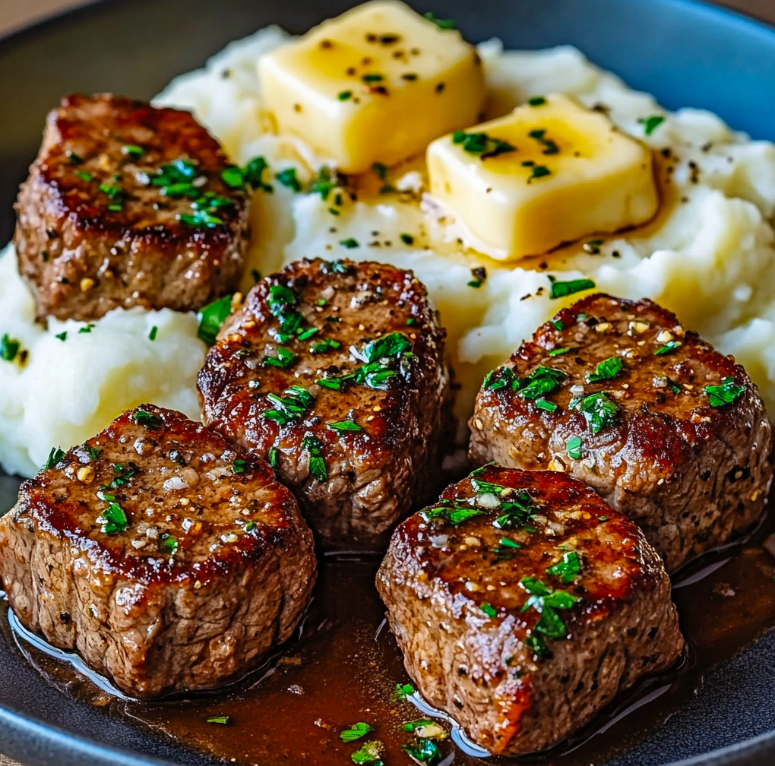 Garlic Butter Steak Bites with Creamy Mashed Potatoes: A Comfort Food Classic