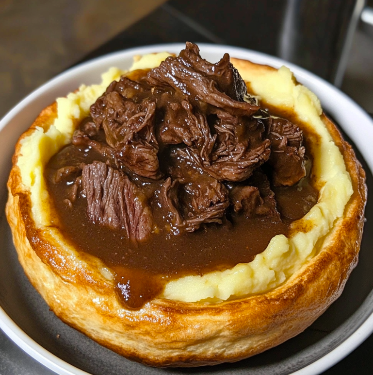 Yorkshire Pudding with Mashed Potatoes and Stewed Steak: The Ultimate Comfort Food